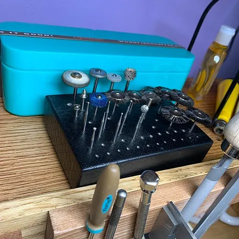 Here is a #diy bur holder from @lisakatrinap - “Here is my recent ‘use what you have’ creation for my home studio, a bur...