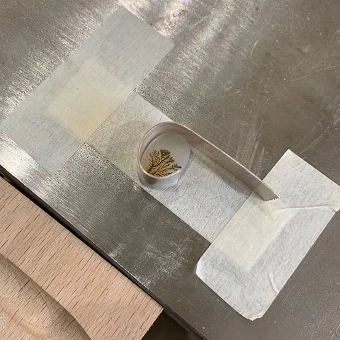 Here is a great tip for shaping your bezels from @estona_sieraden - “I use 0.6 mm (22g) sterling silver for my bezel wire....