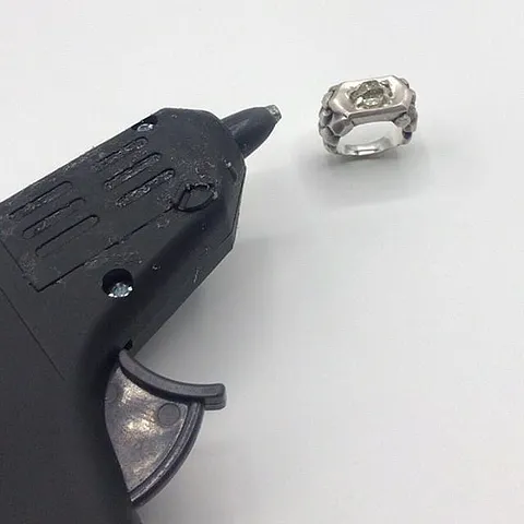 Here is a little photography tip from @hannah._gregory - “Put a dab of hot glue on the bottom of the shank and place it...