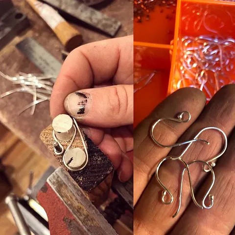 Here is another method for creating an earring wire jig from @thistlehandmadejewellery - “It’s super easy to throw...