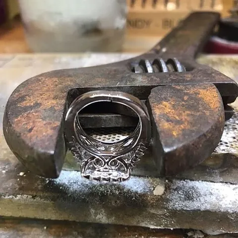 *Please read the comments on this one- Here is a tip for applying tension while soldering from @oneanachronism - “Instead...