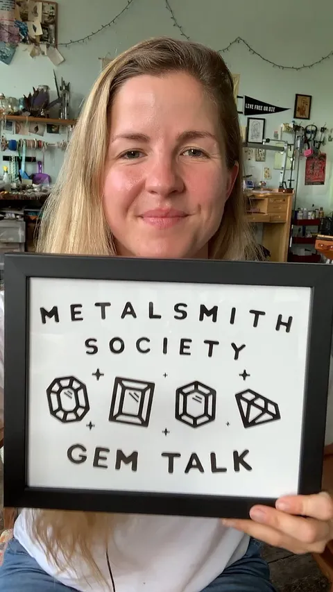 In this episode we have a variety of stones including some jade and boulder opal from lapidary artist...