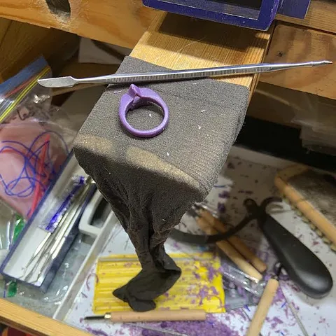 Love this tip for wax working from @moonandforge - “I often got metal dust stuck to my waxes when working on them at my...