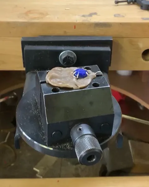 For this week’s #tooltalktuesday I wanted to show a versatile tool I’ve been using for years  to hold my work: The...