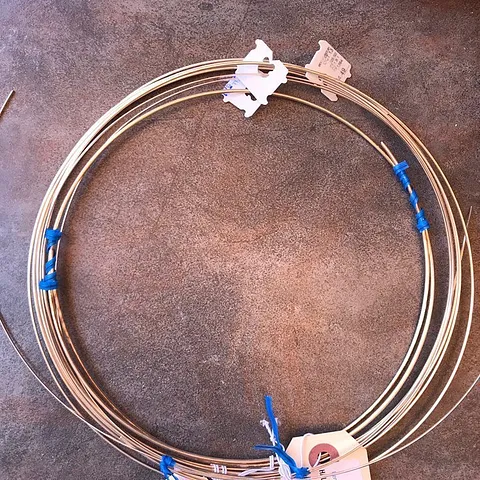 Here is a tip for keeping your wires together from @wildroutedesign - “I’m always looking for ways to re-use plastic...
