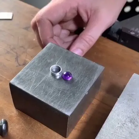 Here is a technique for stretching a tight bezel from @lucywalkerjewellery - “When your bezel is just a little too tight...