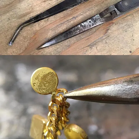 Here is a tool modification to help you  hold work while you solder from @fairbankandperry - “Grinding the tip of this old...
