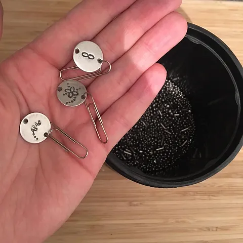 Here is a tumbler tip from @babelsmit - “To prevent flat pieces from sticking together or to the walls of the tumbler I...