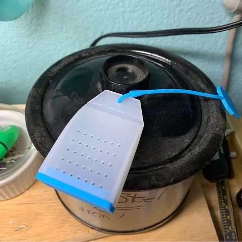 Here is a tip for those little pieces in your pickle pot from @rodeomama - “Found this silicone “tea bag” I use for all...