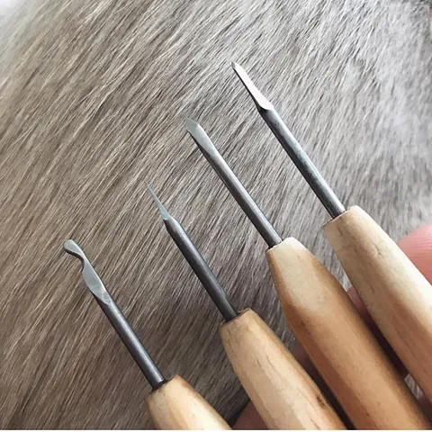 Here is a tip to make your own wax carving tools from @anna_nalder_jewellery - “I’m always a bit vexed when I snap a drill...