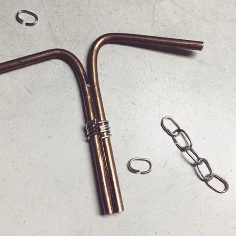 This amazing tip for creating chain links deserves a re-post in honor of this month’s #metalsmithchallenge theme being...