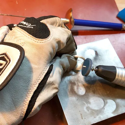 Here is a tip for holding pieces while polishing from @ginspiredart - “When winding wire onto mandrels or polishing small...
