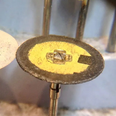 Here is a tip on repurposing sanding discs from @atlas_jewelers_bench - “Probably my number one favorite tip that I use...