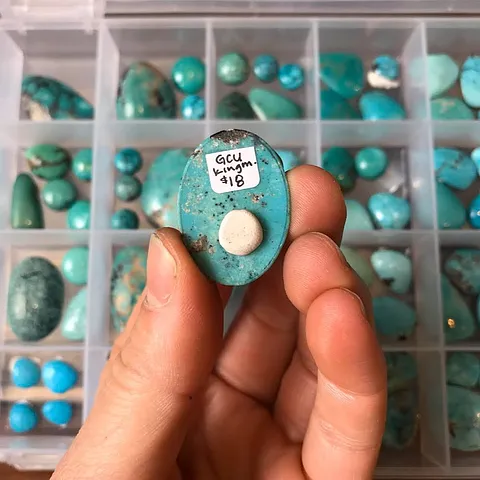 Here is a tip for organizing your gemstones from @mineralandmine - “I love organization and I have my own method for...