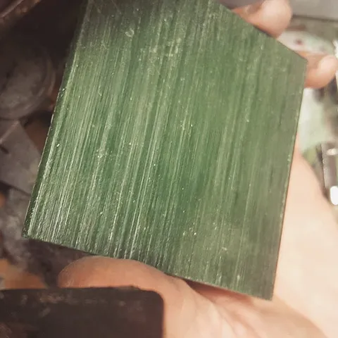 This is such a great technique for carving the inner diameter of a wax ring blank. So generous of goldsmith @hendrilieb to...