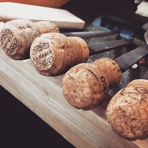 If you drink champagne start saving those corks! Thanks for the lovely tip @fwatsondesigns - “Use champagne corks as file...