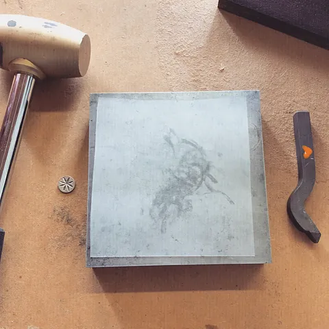 Last week I received a subscription box of tools from @benchtooljunkies (😍🙏🏻💃🏼) and it included a sheet of Tuff Break Film...