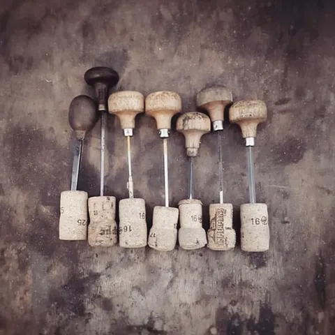 Here is another reason to hang on to your wine and champagne corks 🍾@maloupaul_jewellery - “I use the corks to protect...
