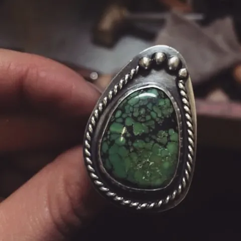 If you ever have a ball fall off a piece after you set your stone (🤬🤷🏼‍♀️😭) @meritmade showed us a way to fix that! She...