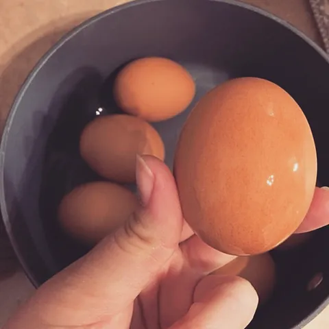 Did you know you can patina your jewelry with hard boiled eggs? I didn’t 🤯 thank you @a.maria.designs for reaching out to...