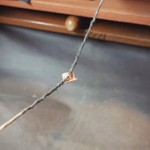 Love this solution for polishing the inside of small spaces from @alastaircallumjewellery - “I braided some very thin...