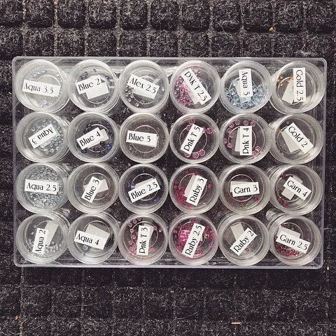 Here are some gemstone organization solutions 🤙🏻 I use this bead organizer and my label maker to print out the size and...