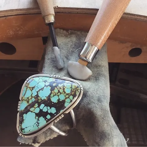 Here is a fantastic tool modification to help you with stonesetting from @lafemmebohemejewelry - “Cover the tips of your...