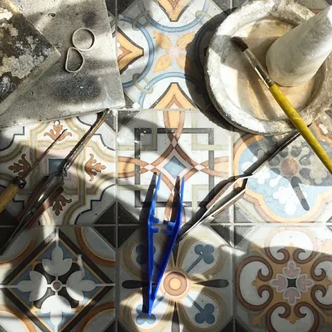 If you want to create a gorgeous and functional surface to solder your work on steal this idea from @silvergreenjewellery...