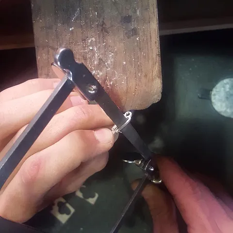 If you have a narrow space to sand inside use this tip from  @meda.orfebre “Take a strip of folded sandpaper, And put it...