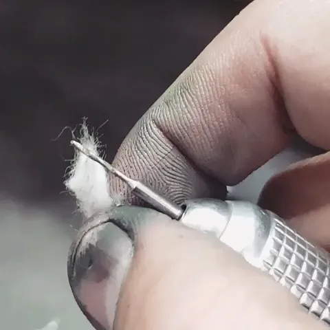If you need to polish in a small space this tip from @refraction_manufacturing is mind blowing! - “Make a super small...