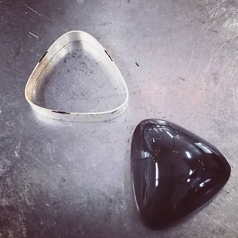 Here is a simple tip when soldering bezels that can save you TONS of hassle from @jewelryinstructor “When you get the...