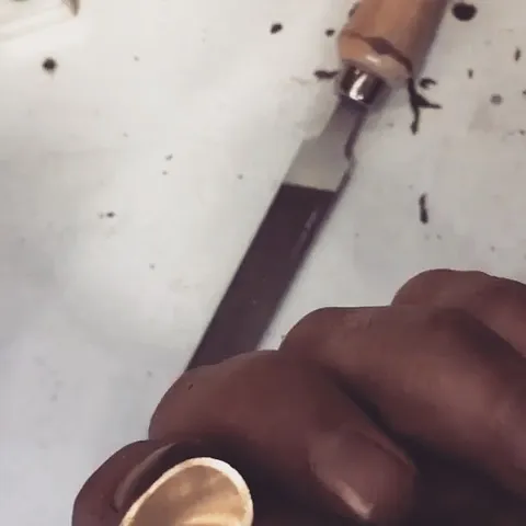 Here is a tip to protect your fingers while holding something small from @argentumvapor - Create a little holder out of 3M...