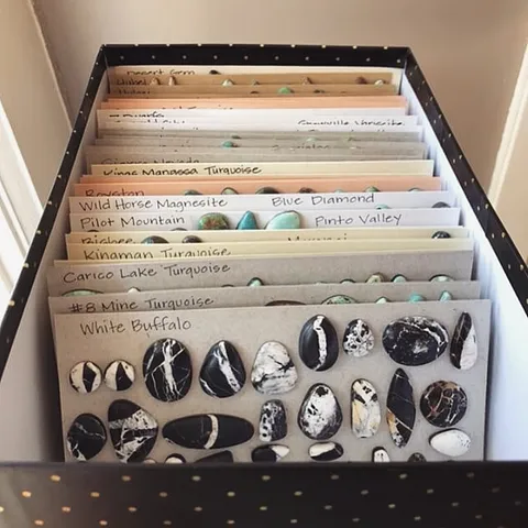 I love a good organizing tip during the weekend! This stone storage solution came from @jbmetalstudio (Thanks Julie!) -“I...