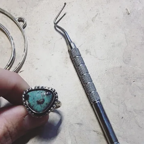 Here is a tip from @anchor_and_grace for when your stone gets stuck in your setting (if you forgot a piece of floss...