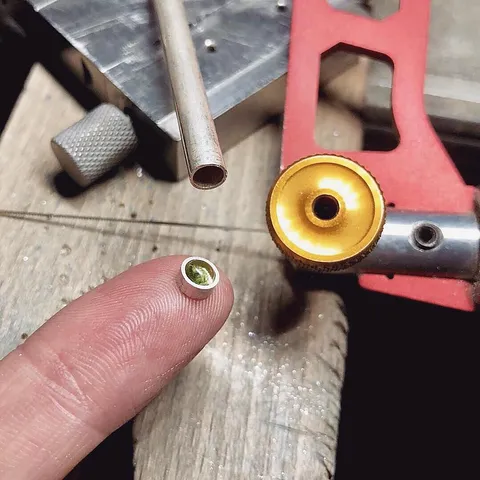 If you need a tiny round bezel use this tip from @weatherbeatendesigns “In case other people have been struggling to make...