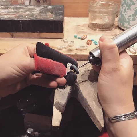 I love these #diy finger protectors from @thewildpine - she took an old pair of insulated gloves and cut the tips! I love...