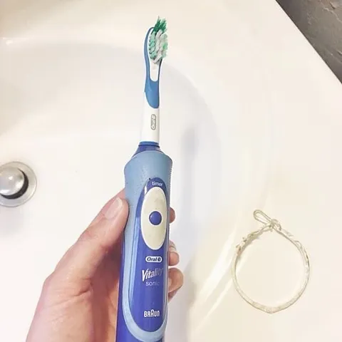 Here is a tip for cleaning your pieces if your stones can’t go in an ultrasonic or if you don’t have an ultrasonic 🙋‍♀️...