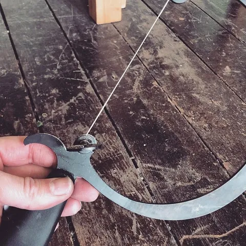 Here is a tip to make sure your saw blade is inserted the correct way from BJ @greenlionstudios - take your finger and...
