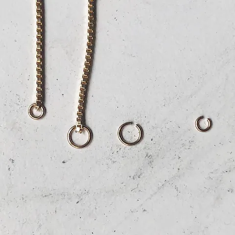 Here is a phenomenal breakdown of how to solder fine chain to a jump ring from @thebenchmarkcollection -“Step 1: cut jump...