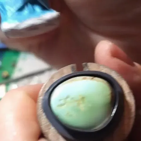 Here is a tip for making your bezel rocker extra special from @anna.maria.designs - “I cut the leather (from a pair of...