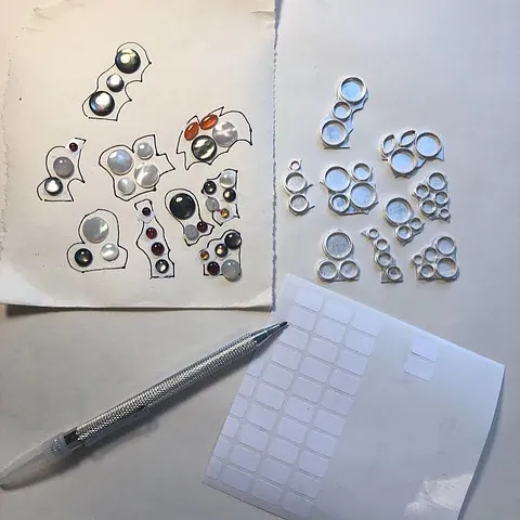 Here is a fabulous production tip from @danaantoniadesigns  when managing multiple bezels - "Today I had an ah-ha moment...