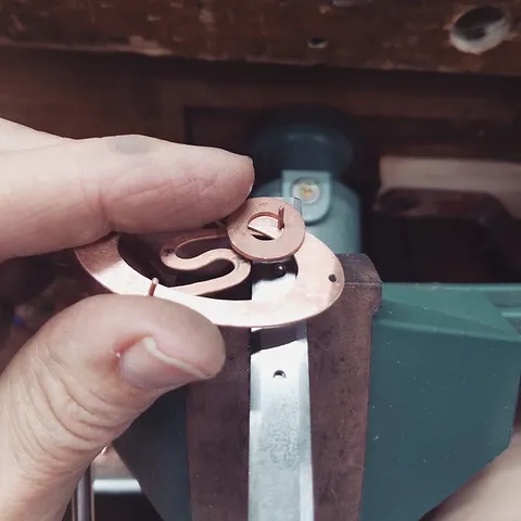 This month’s theme for the #metalsmithchallenge is RIVETS 😄 here we have an awesome tip from @copperhead_queen  on...