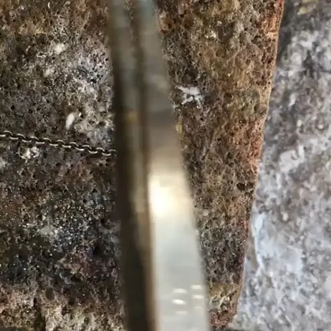Here is another technique to try when soldering a jump ring onto chain from @lumenrosejewelry - “This is my little trick....