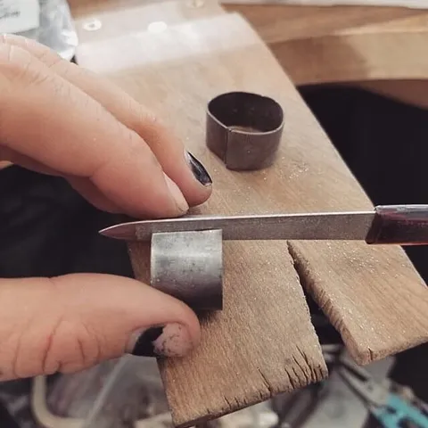 Here is a technique for getting your ring filed perfectly before you solder from @drenchedinsilver - “My little short cut,...