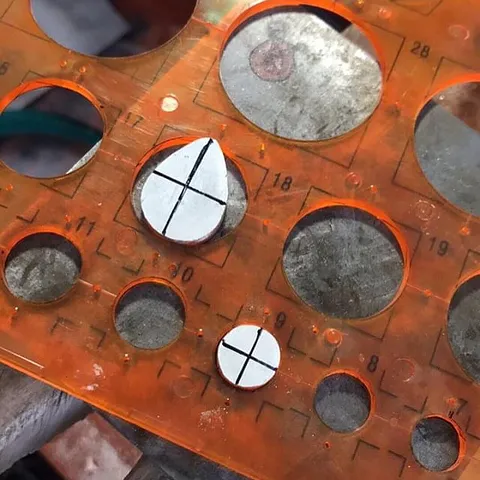 Here is a technique for marking the center line prior to soldering @fernueve50 - “I use this  circle template to measure...
