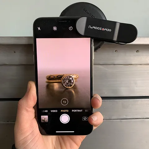 For this week’s #tooltalktuesday I wanted to give my honest review of the Gem Zoom U 10X Macro Cell Phone Lens Adapter...