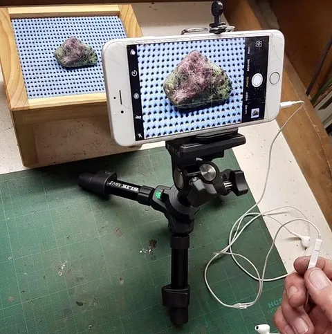 Here is a tip for shooting pics with your phone from @meszarosjohn - “To prevent camera shake when taking photos I use...