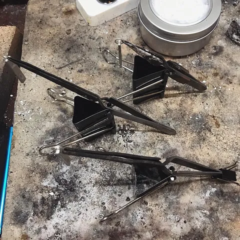 Here is another way to stabilize with binder clips while soldering from @flameandstone - “I loved the binder clip/third...
