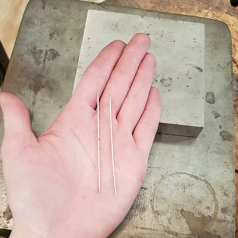 Here is a tip for straightening and work hardening wires from - @sinead_cleary_jewelry - “I use this tip which I learned...