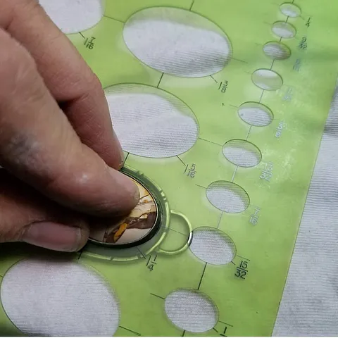 Here is a tip to protect your piece while bezel setting from @brackendesigns - “I use my vinyl shape template to protect...